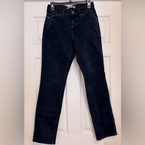Levi’s 512 Perfectly Slimming/Skinny Jeans
Size 28x30